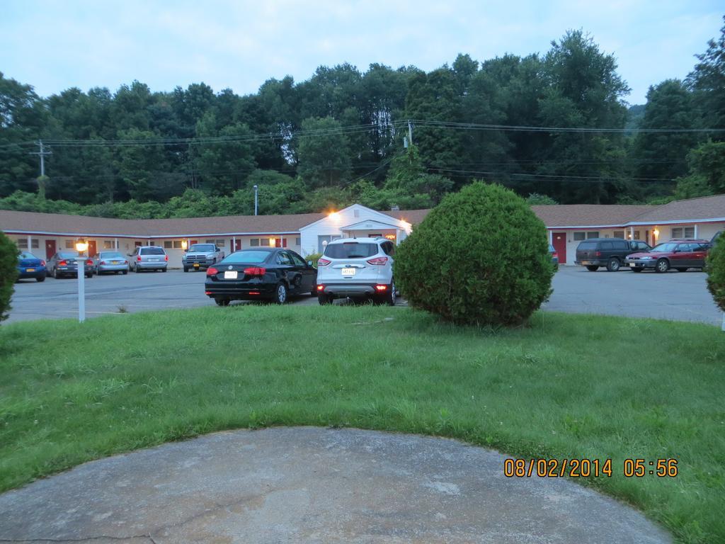 Cortland Motel Exterior photo