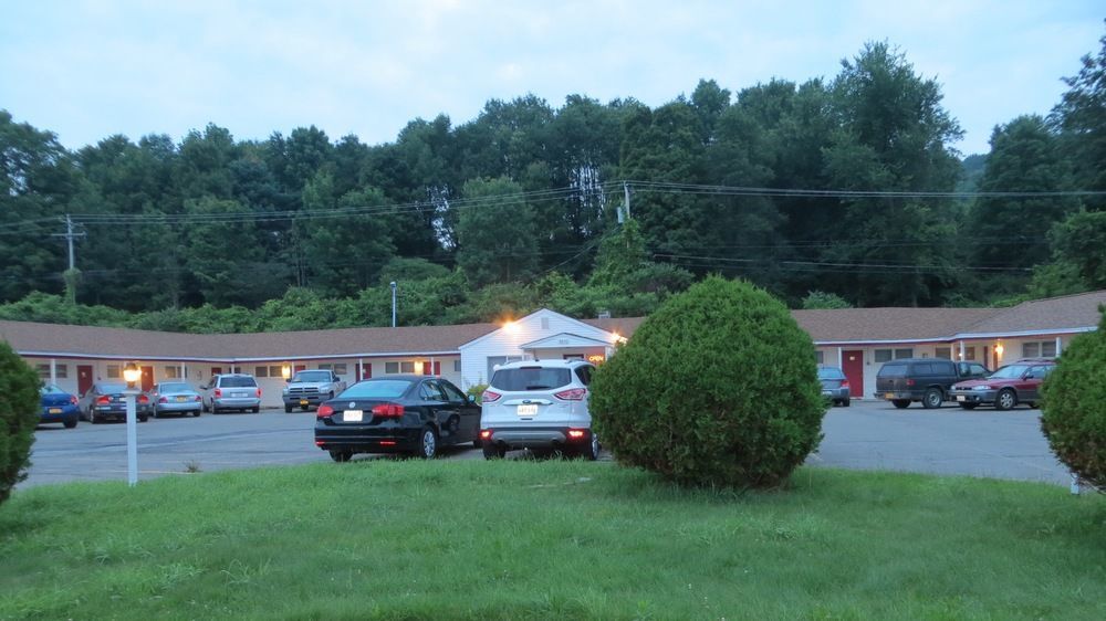 Cortland Motel Exterior photo